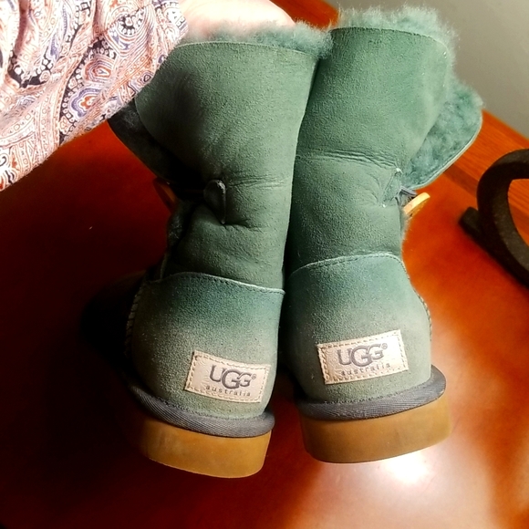 UGG BOOTS - Picture 5 of 8